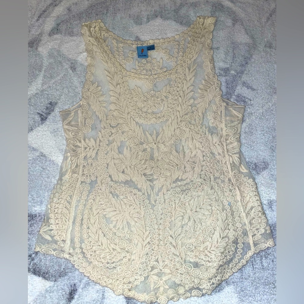 LACE TANK TOP- SIZE L- ROUNDED NECKLINE